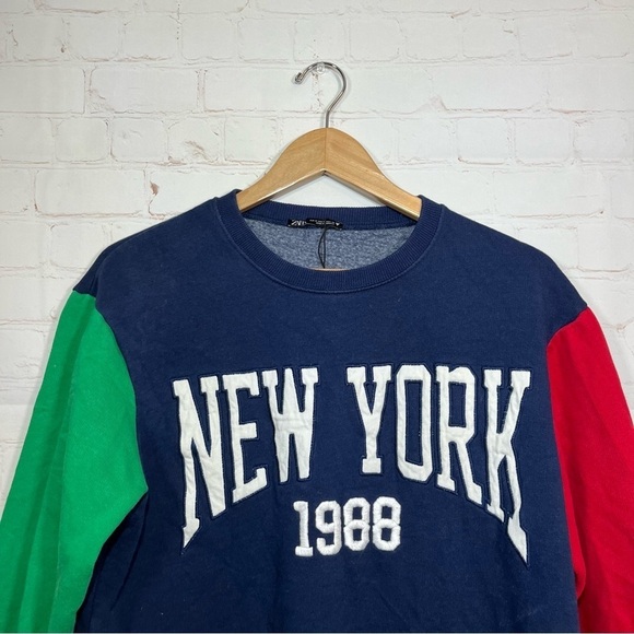 Zara New York 1988 Fleece Sweatshirt Womens Medium Blue Green Red Embroidered - Picture 4 of 11
